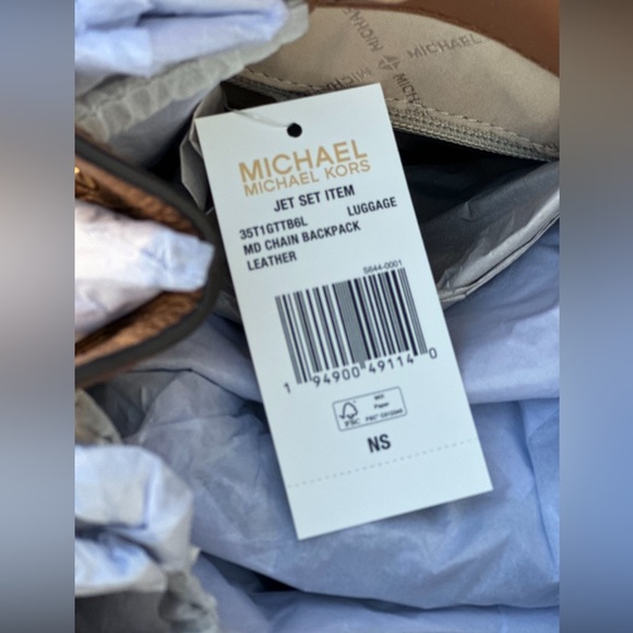 Michael Kors Jet Set Medium Backpack with Wallet Set - Picture 6 of 10